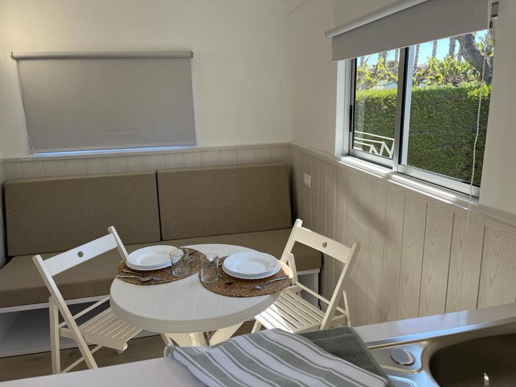One-Bedroom Bungalow without Air Conditioner,1546389535:JPEG